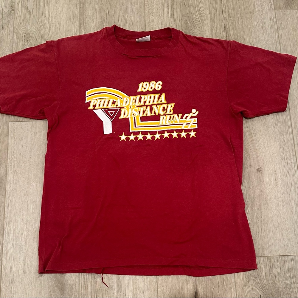 Hanes Red Graphic Tee - Philadelphia Distance Run 1986
